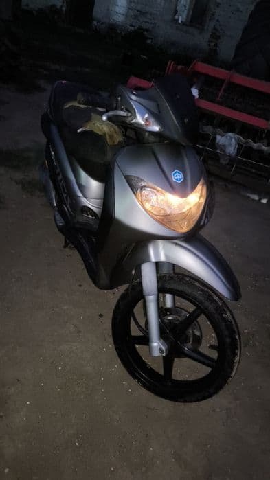 Vând scuter Piaggio liberty 125cc