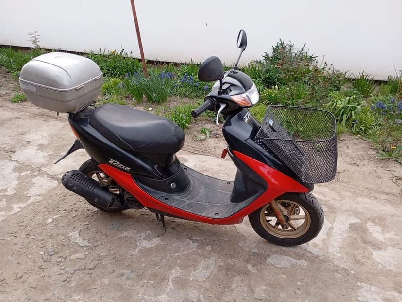 Vând scuter în stare de funcționare  marca Honda  Dio