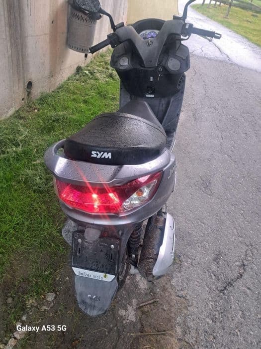 vand scuter de 200cc
