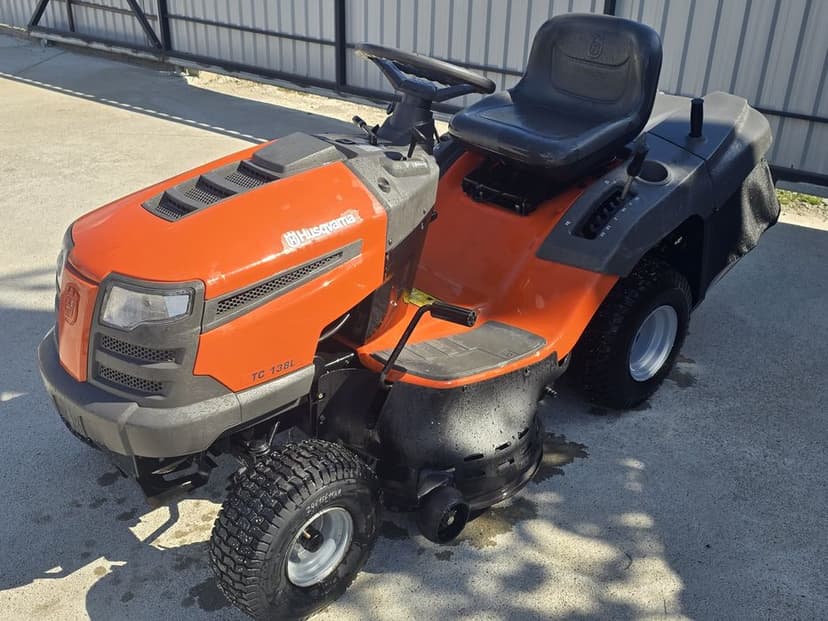 Tractoras Husqvarna TC 138 an 2020