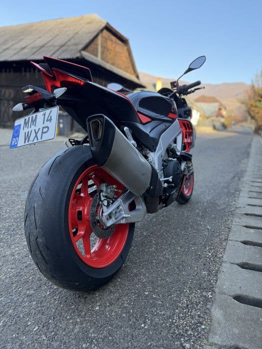 OCAZIE - Aprilia Tuono V4 1100 Factory