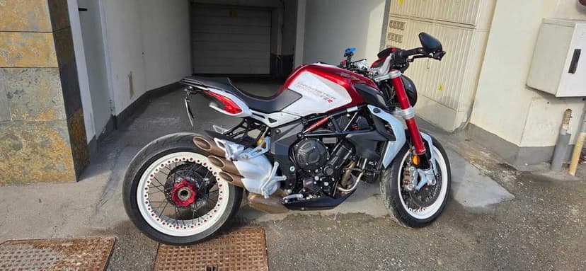 MV Agusta Brutale Dragster 800 RR