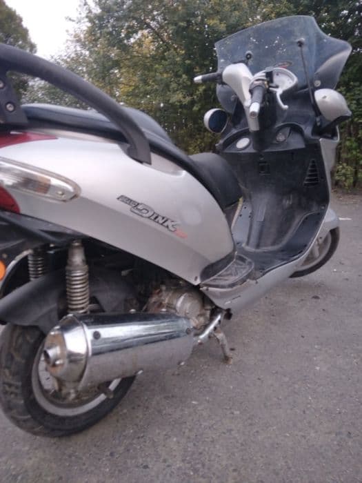 Vând scuter kimco 250