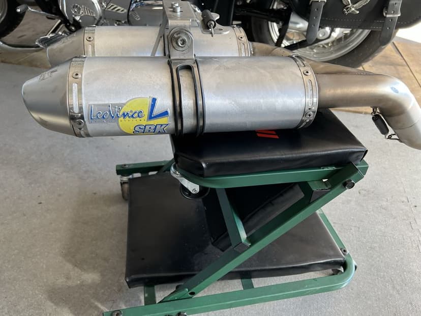 Toba LeoVince Yamaha fz6