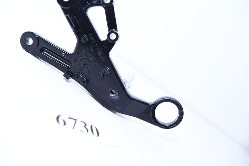 BMW S1000RR K46 / HP4 2009 - 2014 Suport cu scăriță dreapta