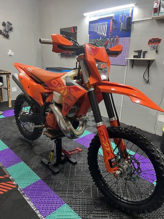 Ktm 300 sixdays 2025