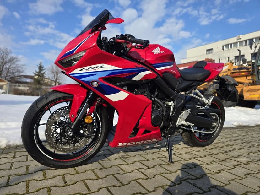 Honda CBR650R 2025 E-clutch