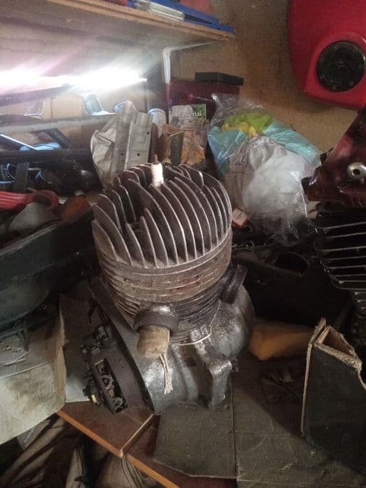 Jawa 250 din 1961 . Motocicletă cu ataș.