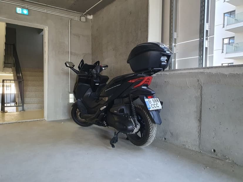 Vand Honda Forza 350