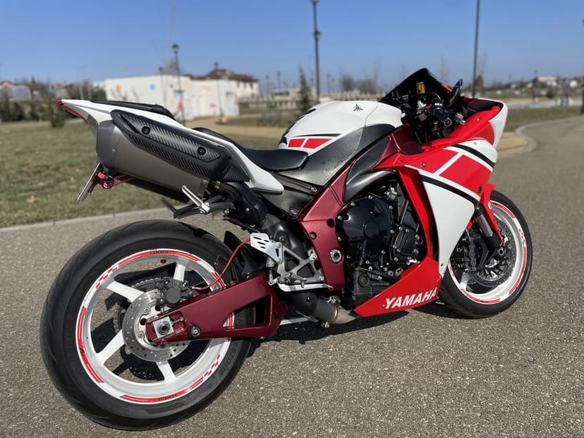 Yamaha YZF-R1 RN22,Model Big-Bang,Proprietar,Schimb cu Auto,Enduro