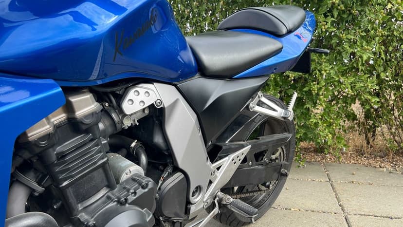 Kawasaki Z750 - naked