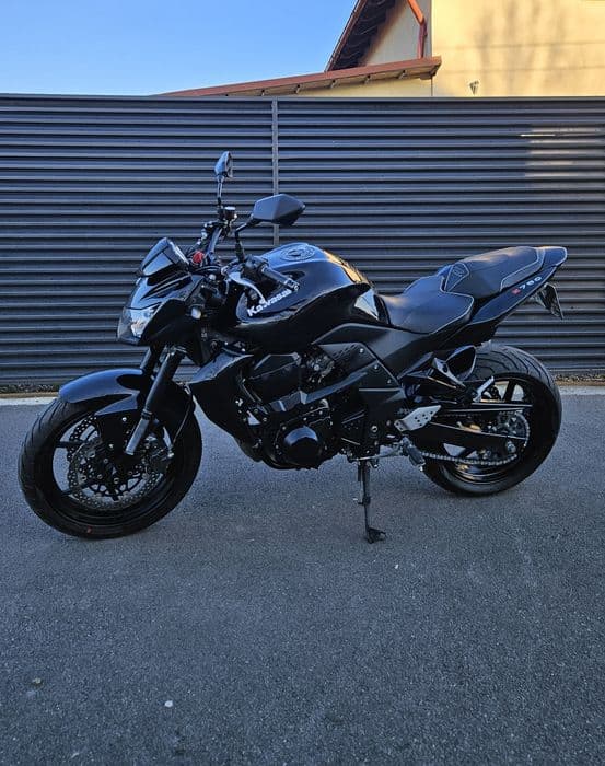 Vând Kawasaki z750