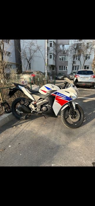 Honda cbr125r 2014