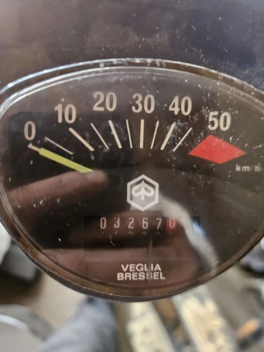 Vând scuter Vespino ..singurul defect nu are carburator