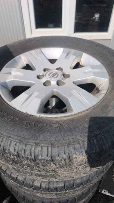 Janta roata anvelope nissan navara pathfinder