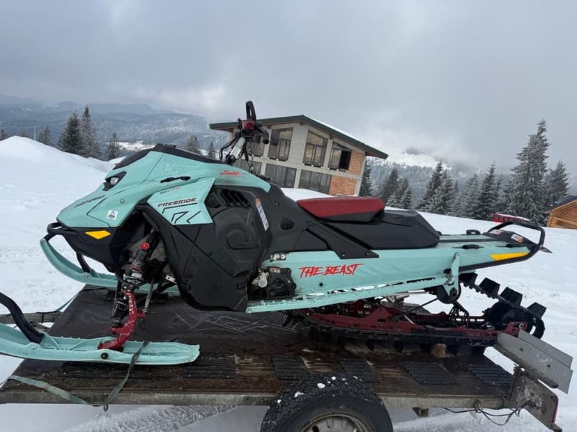snowmobil Brp Ski doo 2024