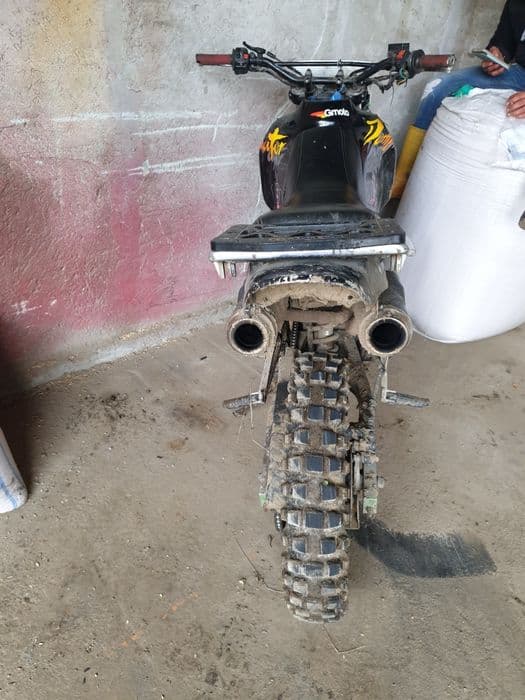 Vând cross Dominator 650cc