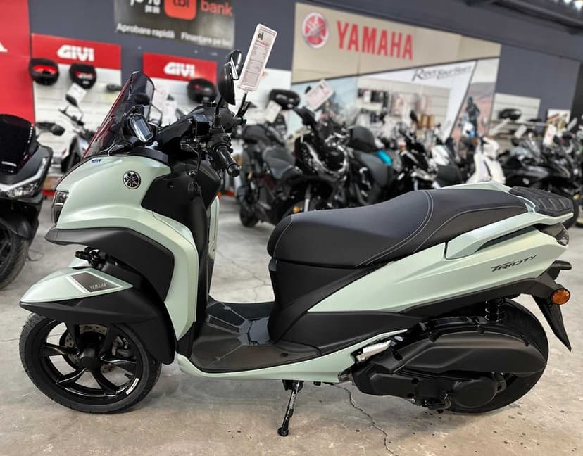 Yamaha Tricity 125 - se conduce cu B125 - stoc Yamaha Constanta