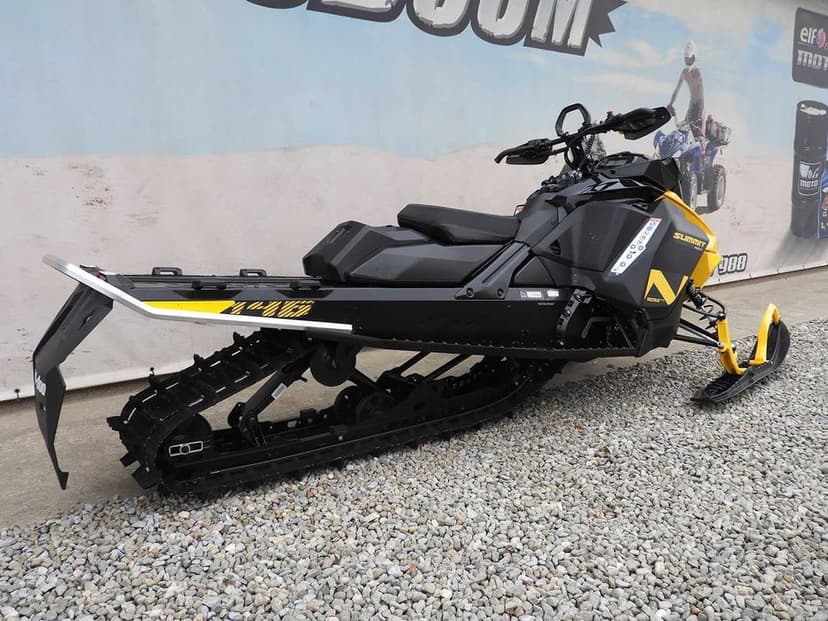 Promo Snowmobil Ski-Doo Summit NEO+ 600 EFI 2025