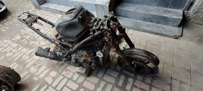 Kawasaki Z900, 2024, si Z900 2022, inmatriculata, daune de Incendiu