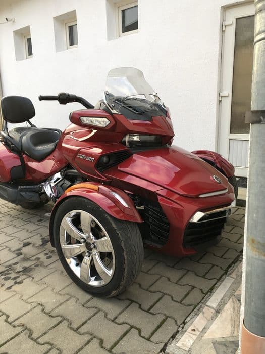 Bombardier can am spyder