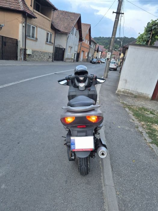 Malaguti Madison 125 an 2000 / schimb cu remorcă