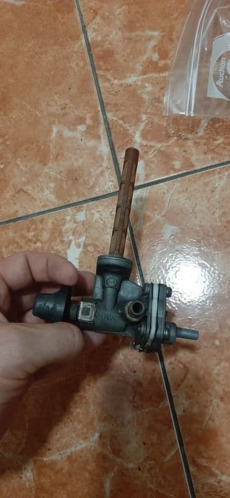 Robinet benzina suzuki gsxf gsx600f gsx750f bandit katana original