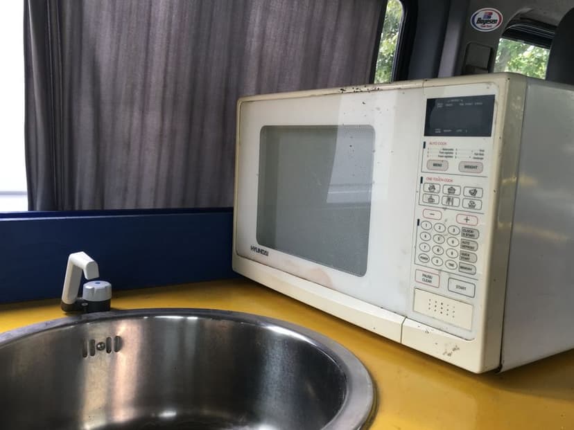 Autorulota LT 2004 2,5 TDI 6 locuri