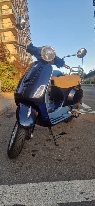Vand scuter Piaggio Vespa LX50 4t