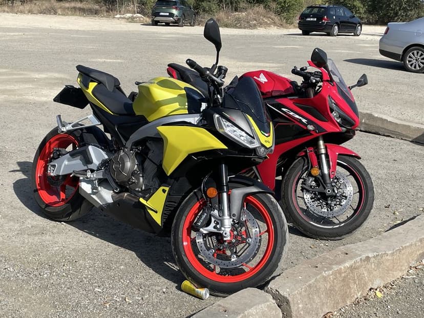 Motocicleta naked Aprilia Tuono 660