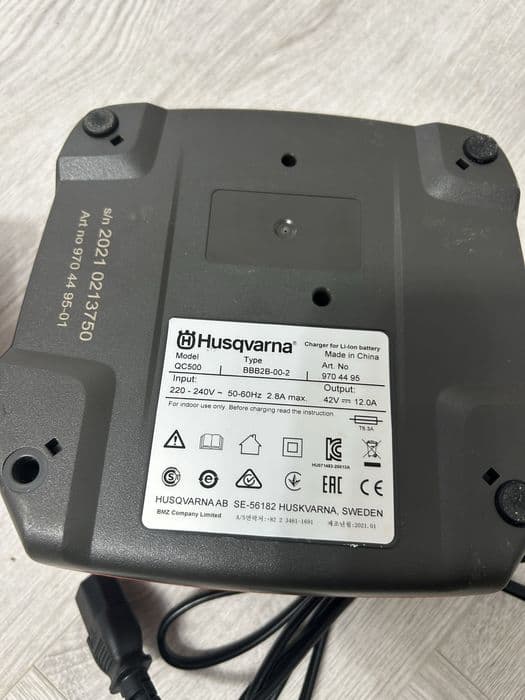 Husqvarna QC500 si B140 incarcator si acumulator