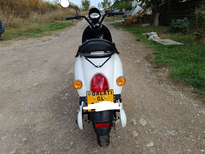 Vând motoscuter electric Volta 2000w