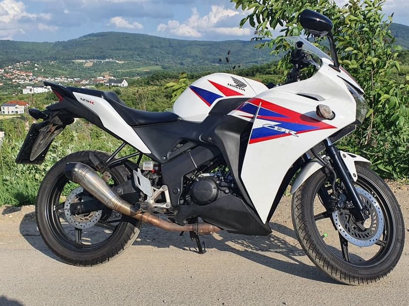 Honda CBR 125R categoria A1