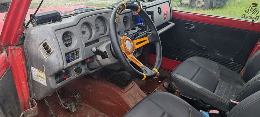 Vând samurai cu motor de 1.6 8 v vitara