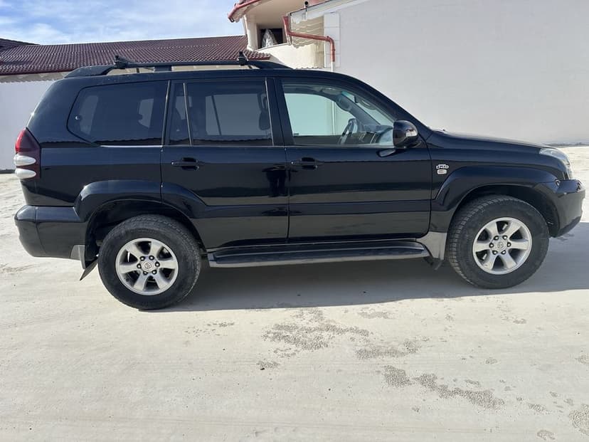 Toyota Land Cruiser 120