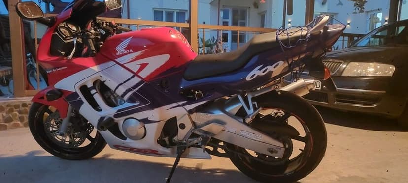 Honda CBR 600F 3