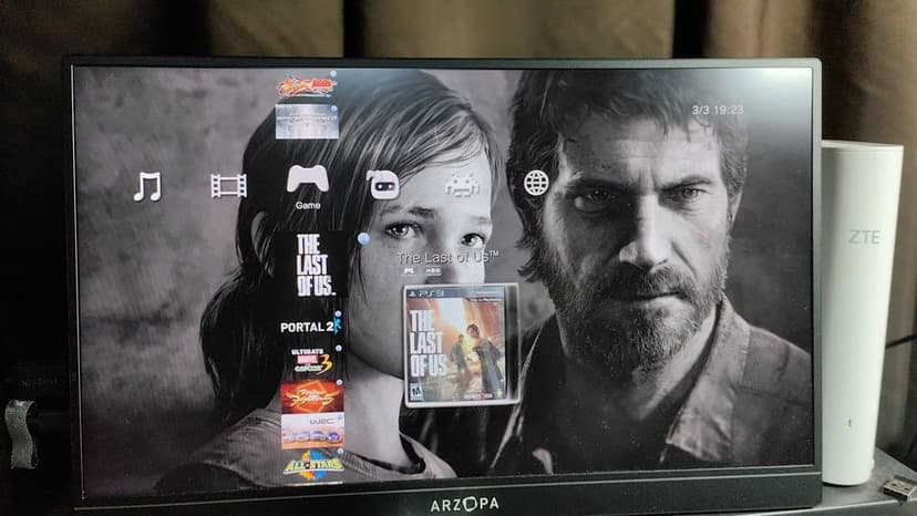 PlayStation 3 model slim modat,45 jocuri de top, 2 manete,cabluri