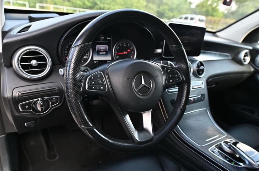 Mercedes GLC 300, stare impecabila
