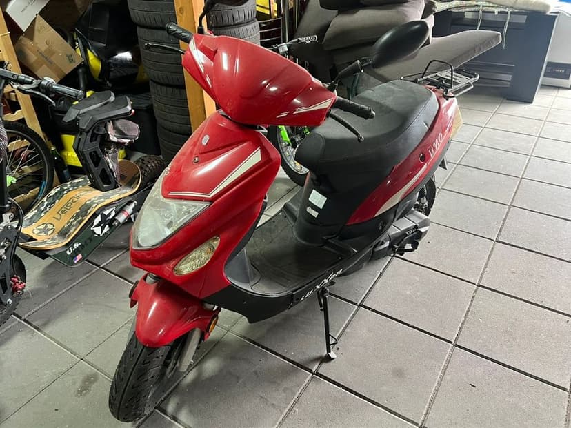 Vând urgent scuter