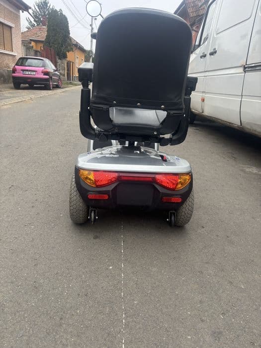 Vand scuter electric