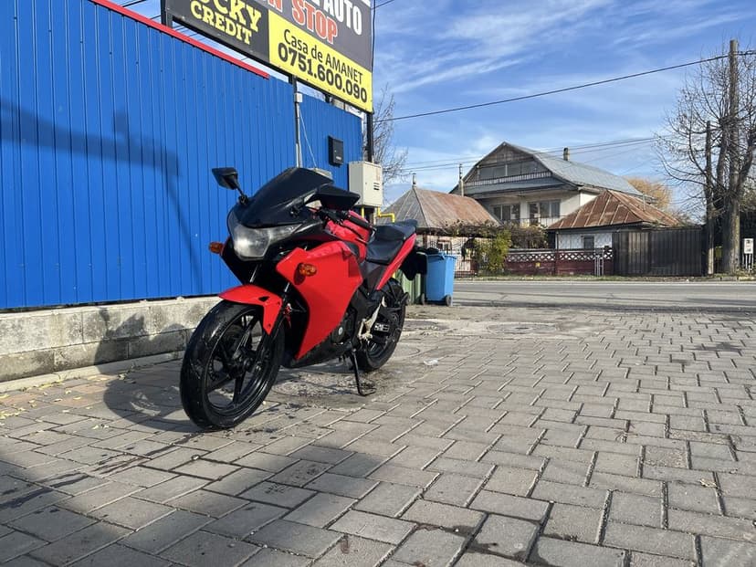 HONDA CBR125R 2013 acc si schimburi