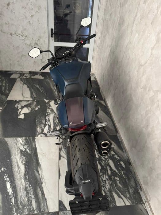 Honda CB1000R Black Edition Fop