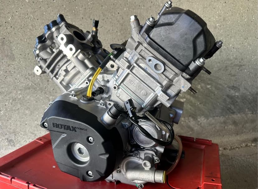 Motor Can am outlander renegade 1000R