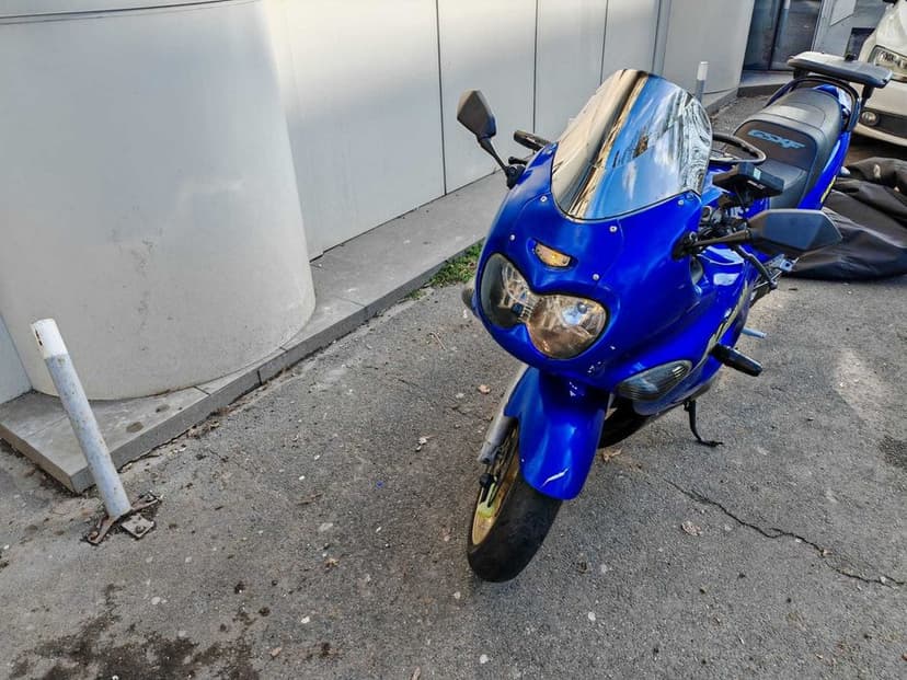 Suzuki GSX600F Katana 2004 cu topcase Shad SH44 si backrest