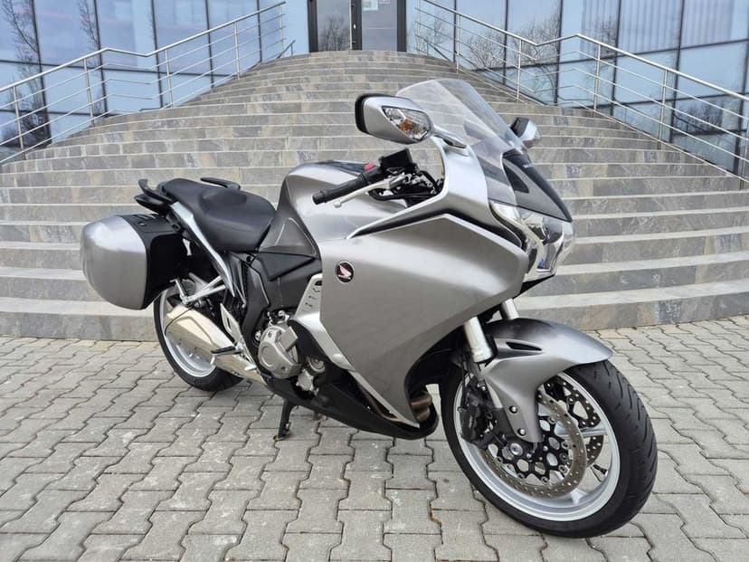 Honda VFR 1200F ABS DCT 13.570 km ~ Garantie ~ Rate ~