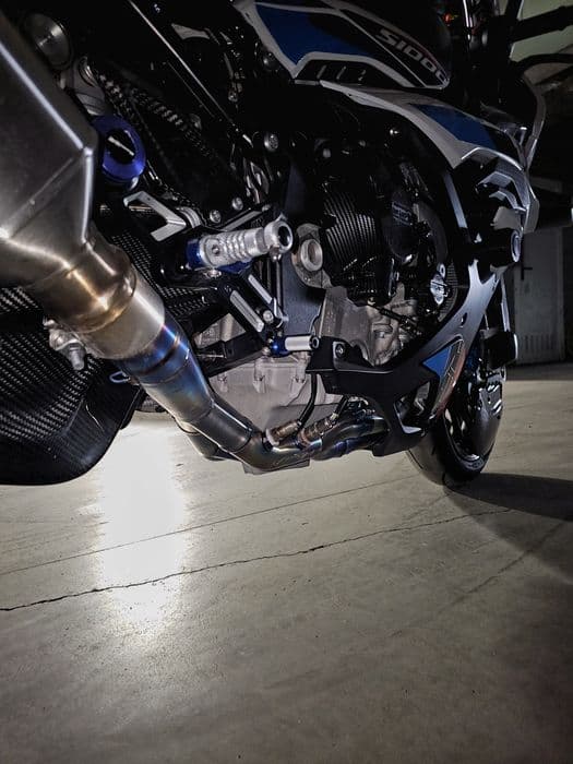 Bmw s1000rr 2024 - 16000km, jante carbon, evacuare titan!