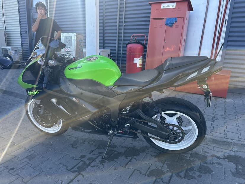 Kawasaki Ninja ZX6R
