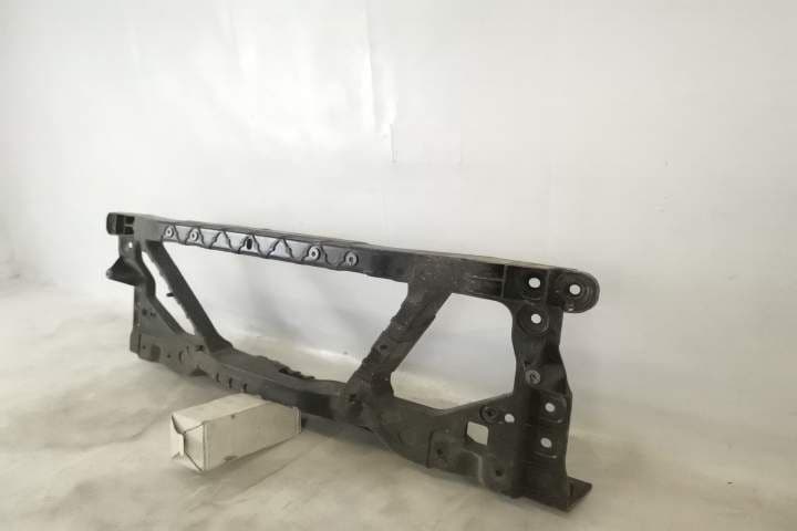 Trager Suport Radiator Apa Central Original In Stare Buna Land Rover