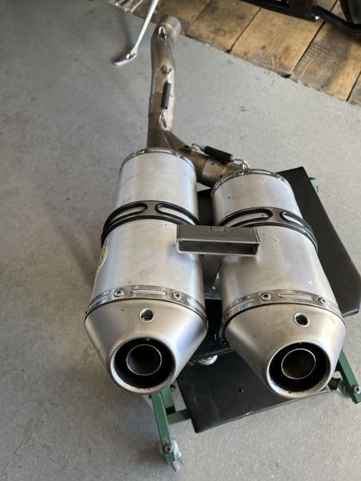 Toba LeoVince Yamaha fz6