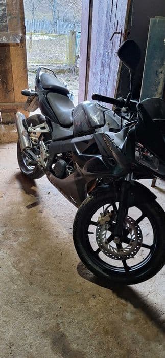 Motocicleta Honda CBR 125R